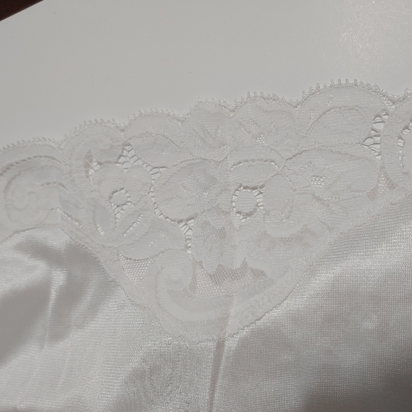 Slips - Picture 6 of 9